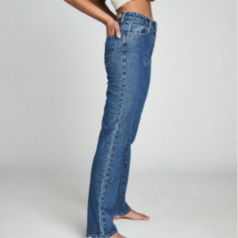 PRETTY LITTLE THING JEANS
